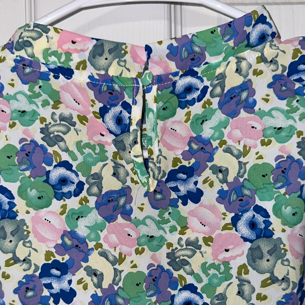 Women’s Floral Spring Top - Picture 5 of 8